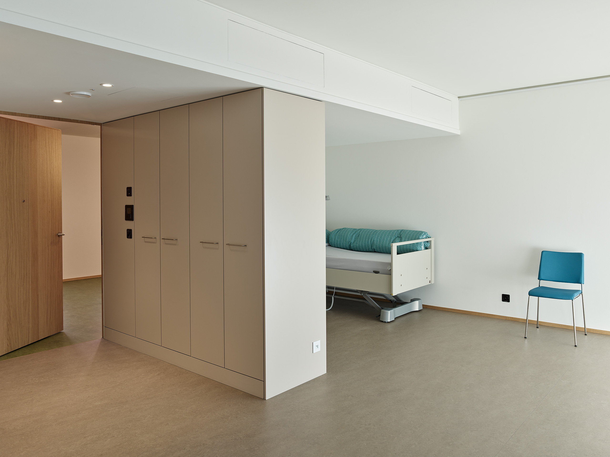 Ahp0068 AIQ4 008678 J2560